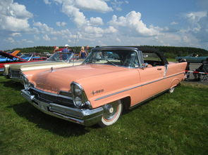 汽车旅游必备用品清单，让旅途更舒适、更安全